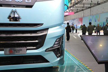 ��������(HOWO) KS 15.7L LNG 720���� 6X4 �ɰ���12�� AMT�Զ��� ǣ����ͼƬ