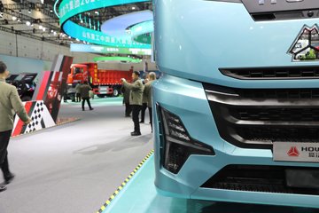 ��������(HOWO) KS 15.7L LNG 720���� 6X4 �ɰ���12�� AMT�Զ��� ǣ����ͼƬ