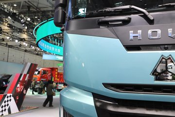 ��������(HOWO) KS 15.7L LNG 720���� 6X4 �ɰ���12�� AMT�Զ��� ǣ����ͼƬ