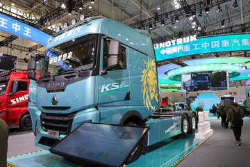 ��������(HOWO) KS 15.7L LNG 720���� 6X4 �ɰ���12�� AMT�Զ��� ǣ����ͼƬ