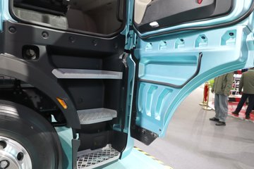 ��������(HOWO) KS 15.7L LNG 720���� 6X4 �ɰ���12�� AMT�Զ��� ǣ����ͼƬ