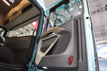 ��������(HOWO) KS 15.7L LNG 720���� 6X4 �ɰ���12�� AMT�Զ��� ǣ����ͼƬ