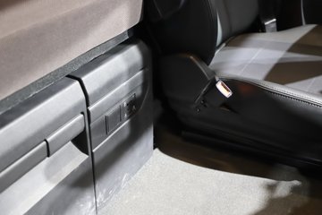 ��������(HOWO) KS 15.7L LNG 720���� 6X4 �ɰ���12�� AMT�Զ��� ǣ����ͼƬ