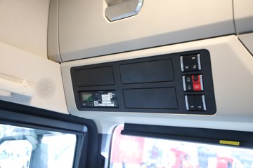 ��������(HOWO) KS 15.7L LNG 720���� 6X4 �ɰ���12�� AMT�Զ��� ǣ����ͼƬ