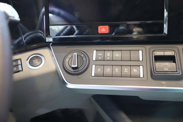 ��������(HOWO) KS 15.7L LNG 720���� 6X4 �ɰ���12�� AMT�Զ��� ǣ����ͼƬ