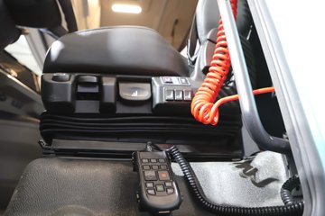 ��������(HOWO) KS 15.7L LNG 720���� 6X4 �ɰ���12�� AMT�Զ��� ǣ����ͼƬ