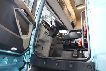 ��������(HOWO) KS 15.7L LNG 720���� 6X4 �ɰ���12�� AMT�Զ��� ǣ����ͼƬ