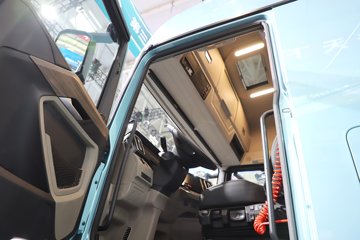 ��������(HOWO) KS 15.7L LNG 720���� 6X4 �ɰ���12�� AMT�Զ��� ǣ����ͼƬ