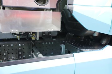 ��������(HOWO) KS 15.7L LNG 720���� 6X4 �ɰ���12�� AMT�Զ��� ǣ����ͼƬ