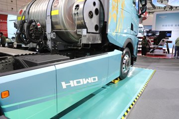 ��������(HOWO) KS 15.7L LNG 720���� 6X4 �ɰ���12�� AMT�Զ��� ǣ����ͼƬ