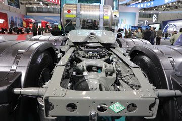 ��������(HOWO) KS 15.7L LNG 720���� 6X4 �ɰ���12�� AMT�Զ��� ǣ����ͼƬ