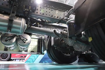 ��������(HOWO) KS 15.7L LNG 720���� 6X4 �ɰ���12�� AMT�Զ��� ǣ����ͼƬ