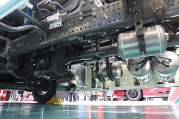 ��������(HOWO) KS 15.7L LNG 720���� 6X4 �ɰ���12�� AMT�Զ��� ǣ����ͼƬ