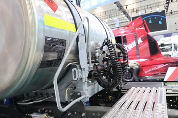 ��������(HOWO) KS 15.7L LNG 720���� 6X4 �ɰ���12�� AMT�Զ��� ǣ����ͼƬ