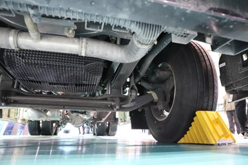 ��������(HOWO) KS 15.7L LNG 720���� 6X4 �ɰ���12�� AMT�Զ��� ǣ����ͼƬ