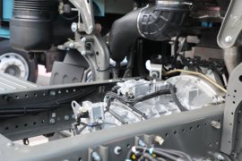 TS&nbsp;载货车底盘                                                图片