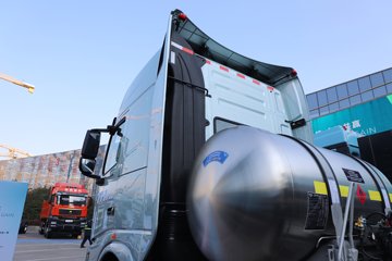 ��������(HOWO) TH7 13.3L LNG 570���� 6X4 �й�����12�� ǣ����ͼƬ