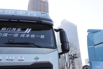 ��������(HOWO) TH7 13.3L LNG 570���� 6X4 �й�����12�� ǣ����ͼƬ