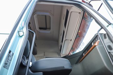 ��������(HOWO) TH7 13.3L LNG 570���� 6X4 �й�����12�� ǣ����ͼƬ