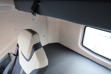 ��������(HOWO) TH7 13.3L LNG 570���� 6X4 �й�����12�� ǣ����ͼƬ