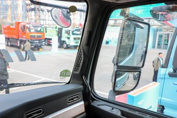 ��������(HOWO) TH7 13.3L LNG 570���� 6X4 �й�����12�� ǣ����ͼƬ