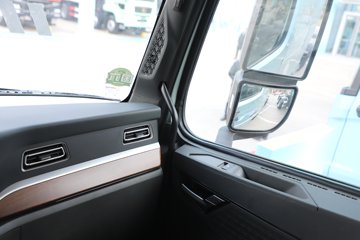 ��������(HOWO) TH7 13.3L LNG 570���� 6X4 �й�����12�� ǣ����ͼƬ