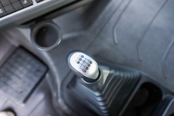 ��������(HOWO) TH7 13.3L LNG 570���� 6X4 �й�����12�� ǣ����ͼƬ