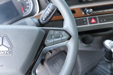 ��������(HOWO) TH7 13.3L LNG 570���� 6X4 �й�����12�� ǣ����ͼƬ