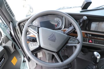 ��������(HOWO) TH7 13.3L LNG 570���� 6X4 �й�����12�� ǣ����ͼƬ