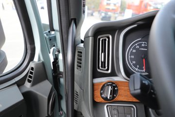 ��������(HOWO) TH7 13.3L LNG 570���� 6X4 �й�����12�� ǣ����ͼƬ