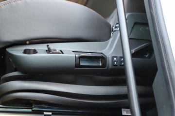 ��������(HOWO) TH7 13.3L LNG 570���� 6X4 �й�����12�� ǣ����ͼƬ