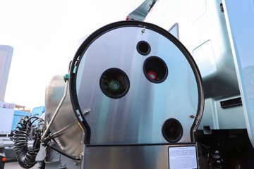 ��������(HOWO) TH7 13.3L LNG 570���� 6X4 �й�����12�� ǣ����ͼƬ