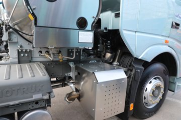 ��������(HOWO) TH7 13.3L LNG 570���� 6X4 �й�����12�� ǣ����ͼƬ