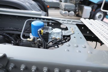 ��������(HOWO) TH7 13.3L LNG 570���� 6X4 �й�����12�� ǣ����ͼƬ