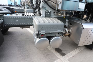 ��������(HOWO) TH7 13.3L LNG 570���� 6X4 �й�����12�� ǣ����ͼƬ