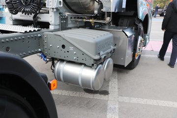 ��������(HOWO) TH7 13.3L LNG 570���� 6X4 �й�����12�� ǣ����ͼƬ