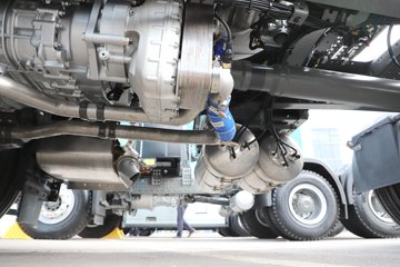 ��������(HOWO) TH7 13.3L LNG 570���� 6X4 �й�����12�� ǣ����ͼƬ