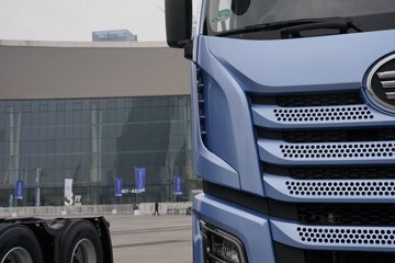 һ�����J6 PRO 11.1L���� 480���� 6X4 һ�����12�� ǣ����ͼƬ