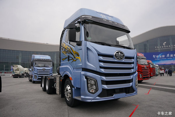 一汽解放J6 PRO 11.1L柴油 480马力 6X4 一汽解放12档 牵引车