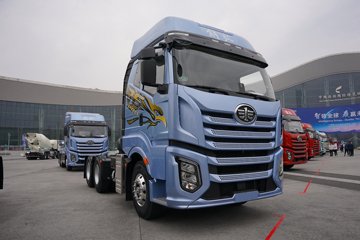 11.1L柴油 480马力 6X4 一汽解放12档 牵引车