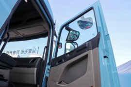 TS&nbsp;电动牵引车驾驶室图片