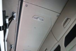 TS&nbsp;电动牵引车驾驶室图片