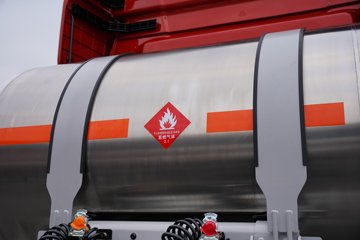 һ�����J6 PRO 12.5L LNG 500���� 4X2 һ�����12�� AMT�Զ��� ǣ����ͼƬ