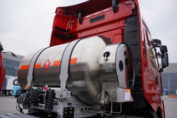 һ�����J6 PRO 12.5L LNG 500���� 4X2 һ�����12�� AMT�Զ��� ǣ����ͼƬ