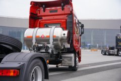 一汽解放J6 PRO 12.5L LNG 500马力 4X2 一汽解放12档 AMT自动档 牵引车