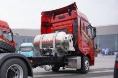 一汽解放J6 PRO 12.5L LNG 500马力 4X2 一汽解放12档 AMT自动档 牵引车