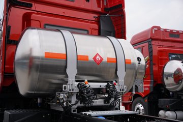 һ�����J6 PRO 12.5L LNG 500���� 4X2 һ�����12�� AMT�Զ��� ǣ����ͼƬ