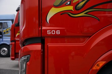 һ�����J6 PRO 12.5L LNG 500���� 4X2 һ�����12�� AMT�Զ��� ǣ����ͼƬ