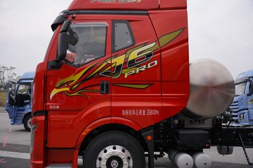 һ�����J6 PRO 12.5L LNG 500���� 4X2 һ�����12�� AMT�Զ��� ǣ����ͼƬ