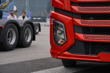 һ�����J6 PRO 12.5L LNG 500���� 4X2 һ�����12�� AMT�Զ��� ǣ����ͼƬ